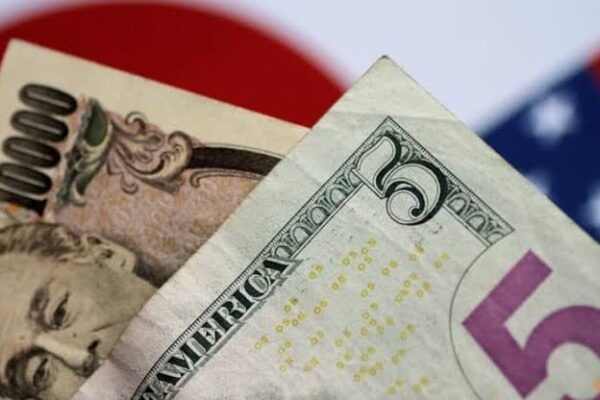 USD/JPY Forecast: Yen Plummets as Dollar Hits New Highs Post-Trump Victory