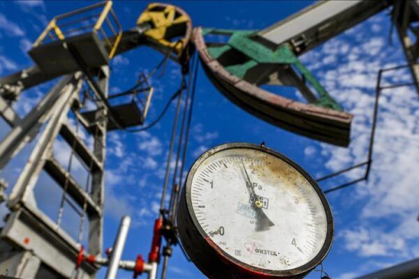 Oil Prices Reach 3-Month Peak as Market Eyes USD/CNH Amid Strong US Data