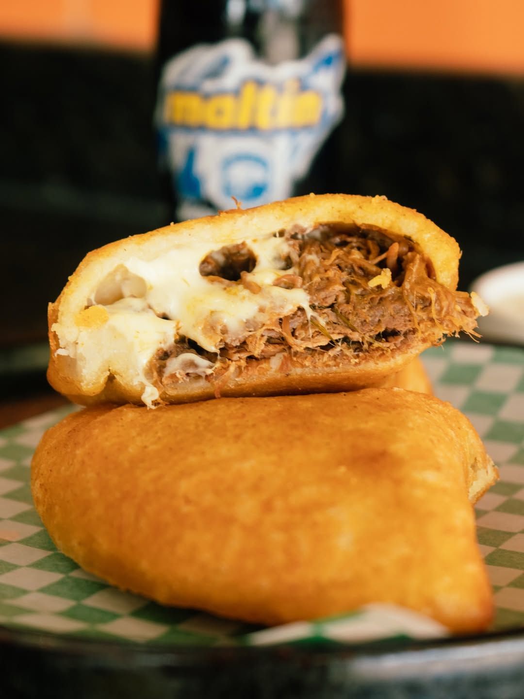 Mechada con queso