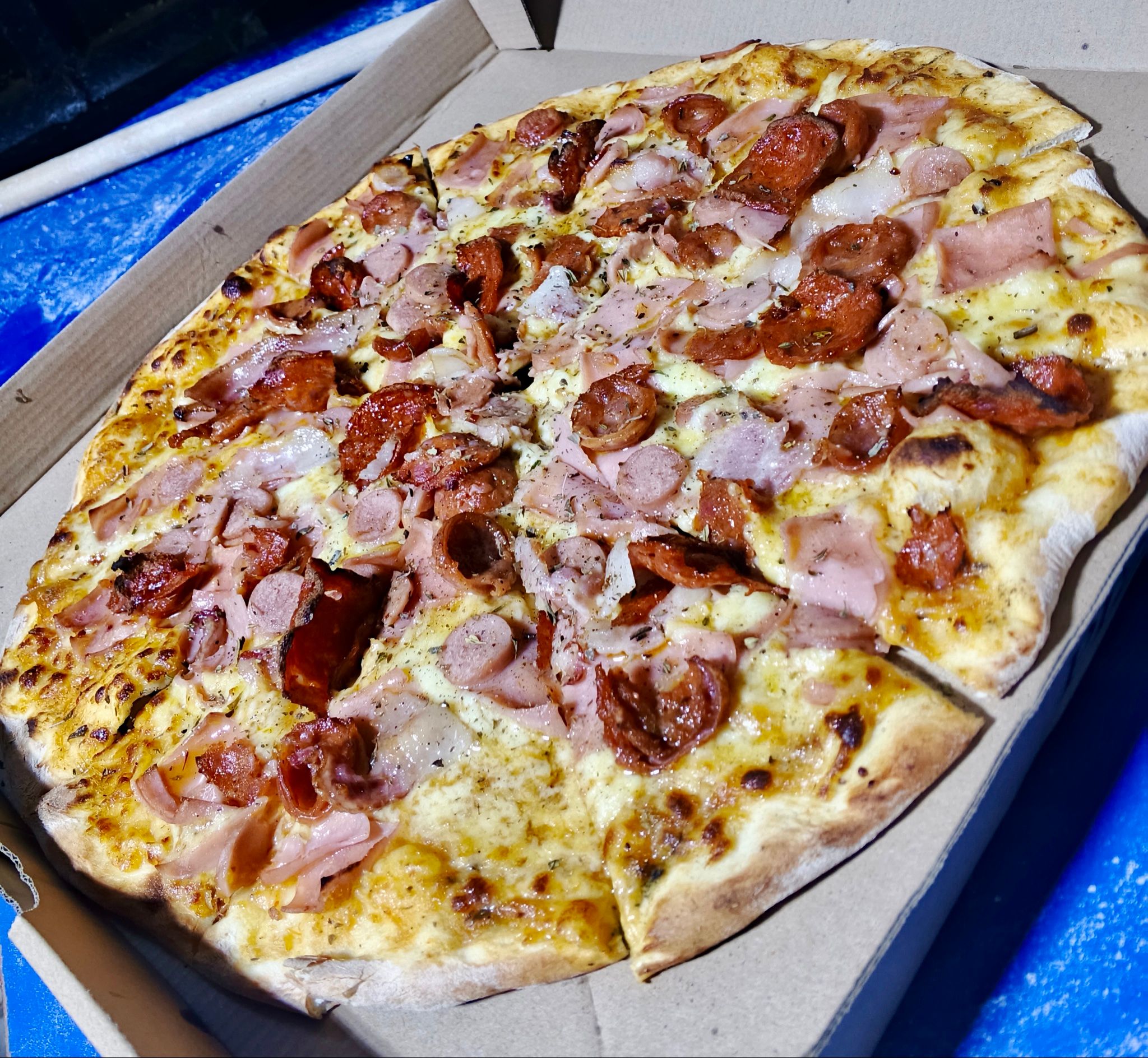 Pizza charcutera