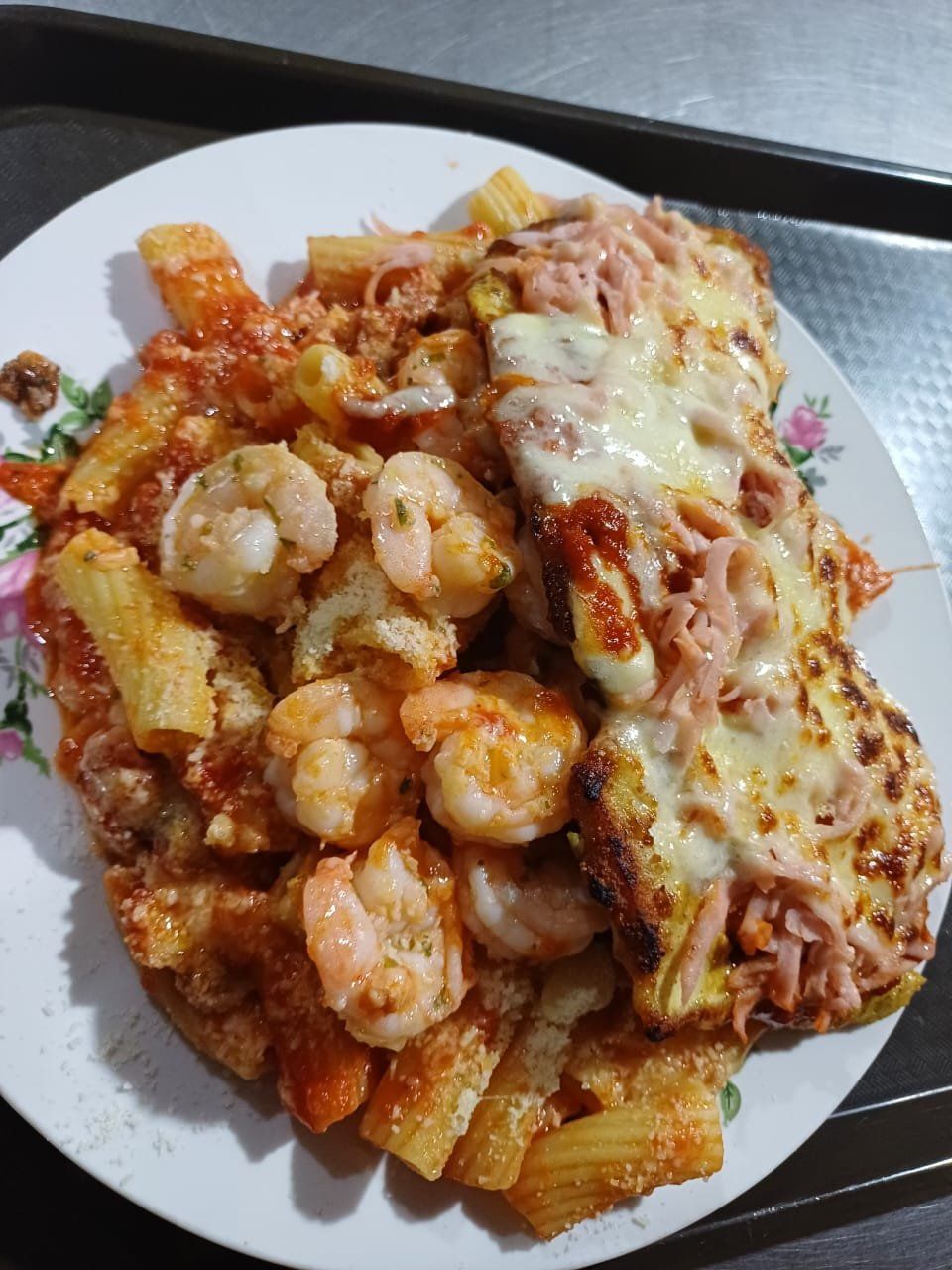 Parmesana De Pollo Con Pasta En Salsa De Camarones 🥰🥰