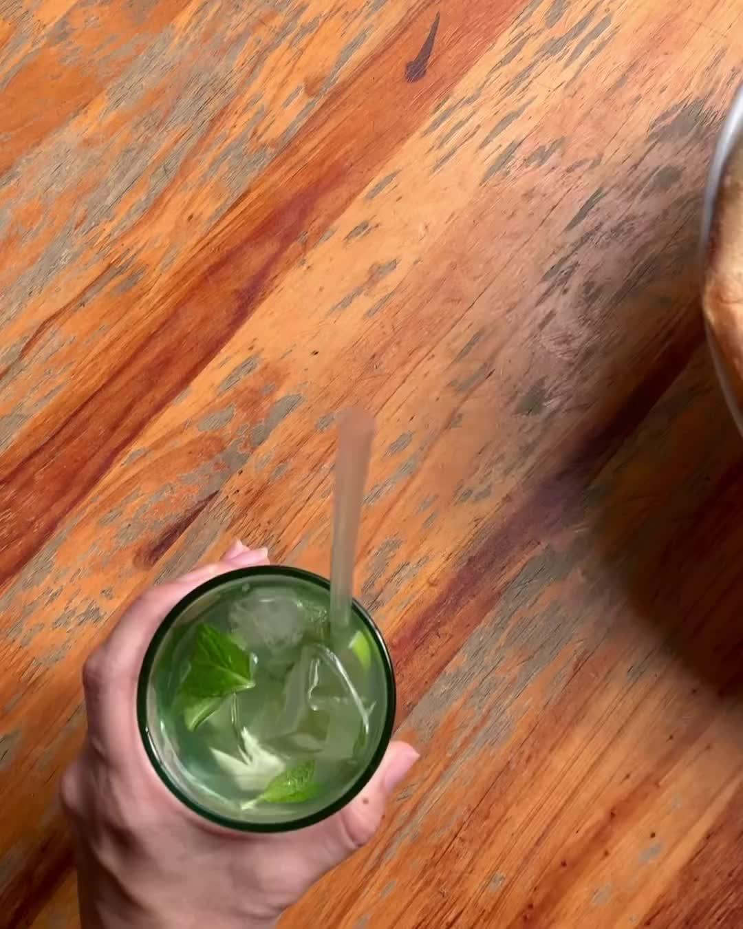 El favorito de los fines de semana🍋🍹
Mojitos a 1.5$ 🌿