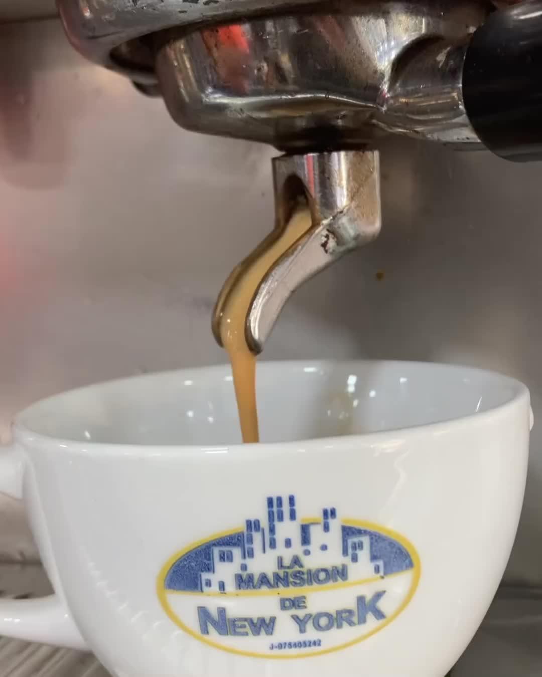 En la mansión amamos el café❤️ que te acompañan en los mejores momentos del día👌🏻
