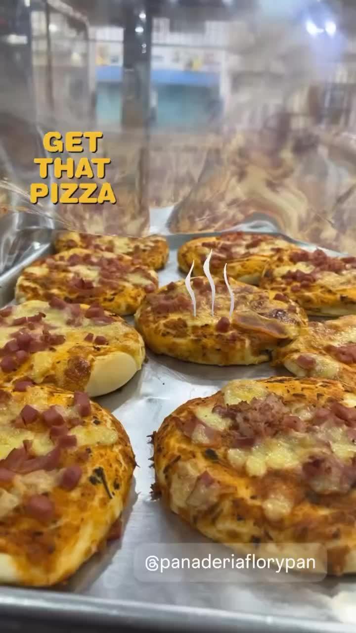 Martes de pizza en @panaderiaflorypan 🍕
