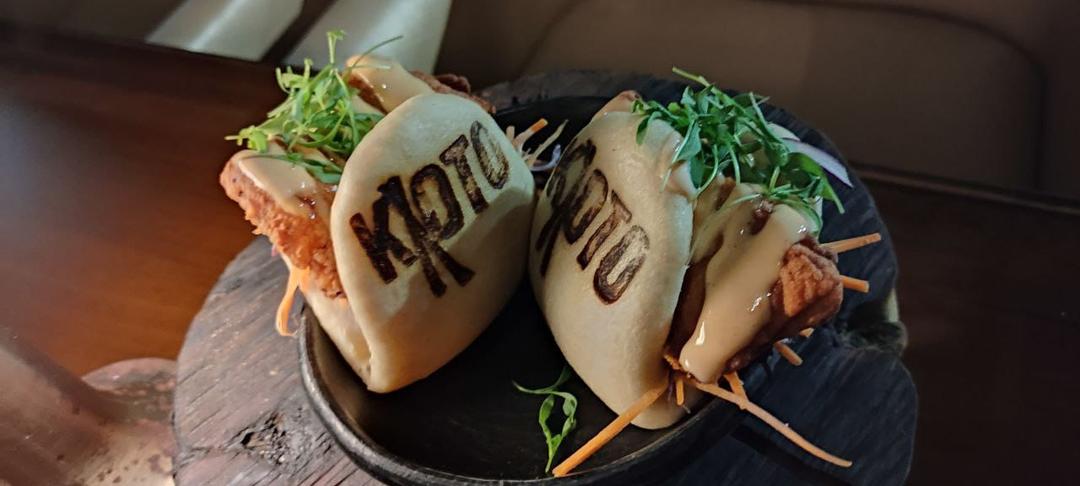 Spicy chicken buns