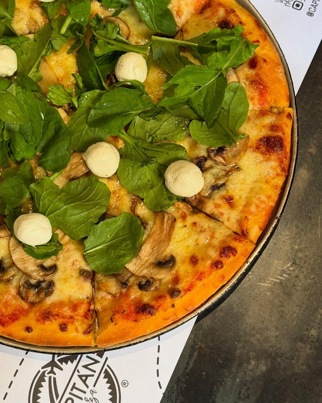 Champiñones, rúcula y bocconcini ¿qué puede salir mal?🤔🤌🏼