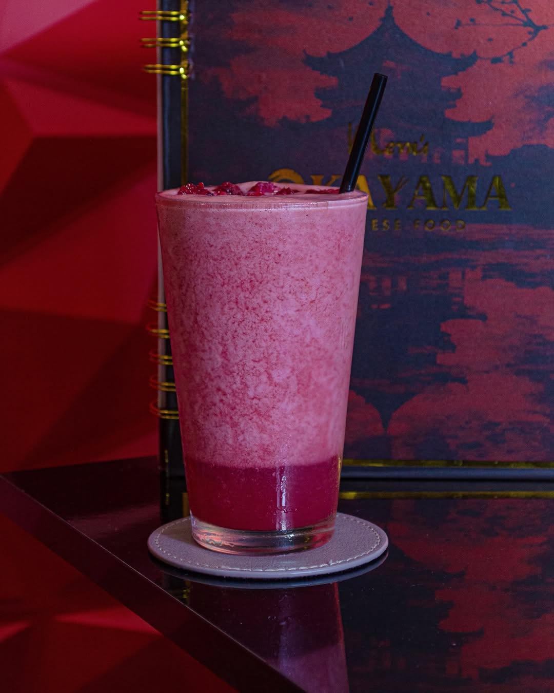 La mejor elección para acompañar tus platos favoritos 🥢 son nuestros batidos 🥤 refrescantes y deliciosos.

Como este batido de mora 🫐 tan adictivo que te quedarán ganas de pedir uno más 😋

Recuerda que tenemos delivery disponible 🛵 a toda la ciudad 🌆

¡Tú nos inspiras a más! 🔥
📍Urb. El Centro - Maracay
🏍️0424-8106071