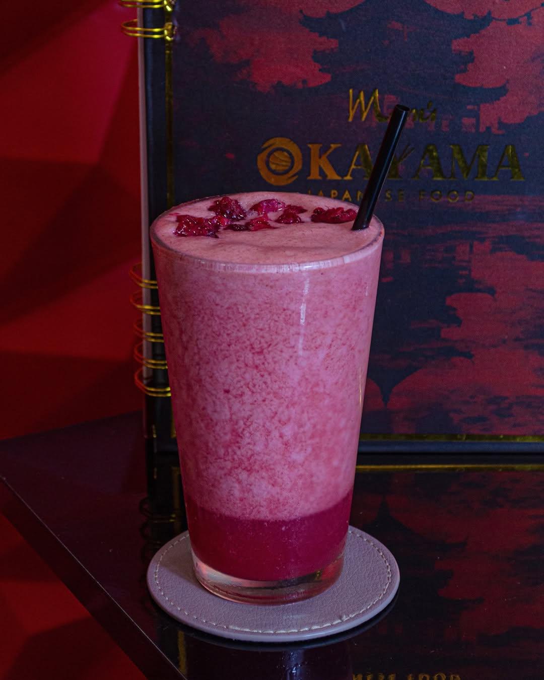 La mejor elección para acompañar tus platos favoritos 🥢 son nuestros batidos 🥤 refrescantes y deliciosos.

Como este batido de mora 🫐 tan adictivo que te quedarán ganas de pedir uno más 😋

Recuerda que tenemos delivery disponible 🛵 a toda la ciudad 🌆

¡Tú nos inspiras a más! 🔥
📍Urb. El Centro - Maracay
🏍️0424-8106071