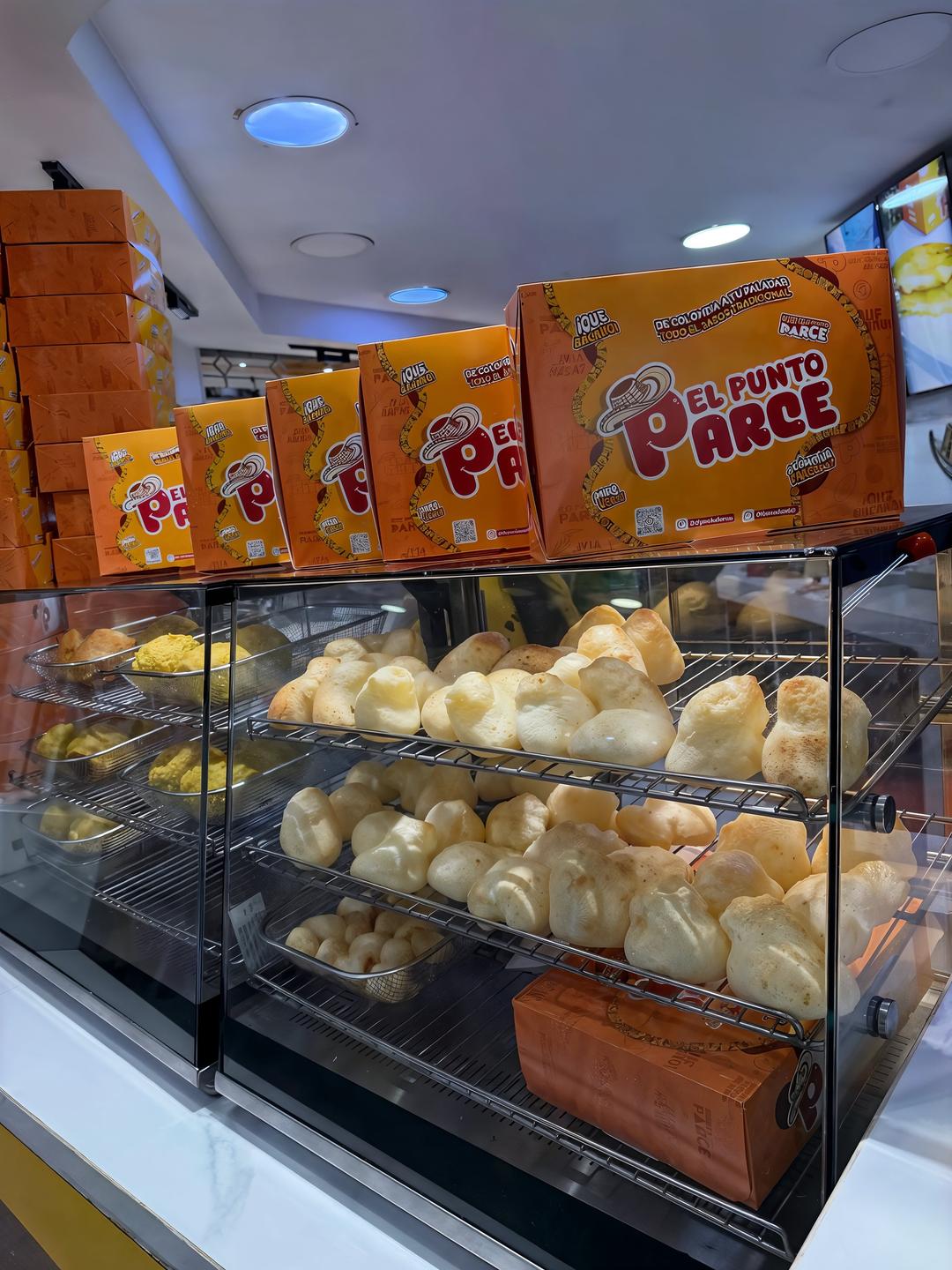 ¿Usted ya vio lo que le está esperando? 🧐

Empanaditas doraditas, pandebonos bien calienticos y ese aroma que te transporta directico a Colombia en un solo mordisco. Aquí no se viene a mirar, ¡aquí se viene a disfrutar!

No lo piense tanto, parce, que se acaban rápido. 🏃💨
¿Cuál es el primero que vas a pedir hoy?
#colombia #parce #pandebono #empanaditas

degustyapp