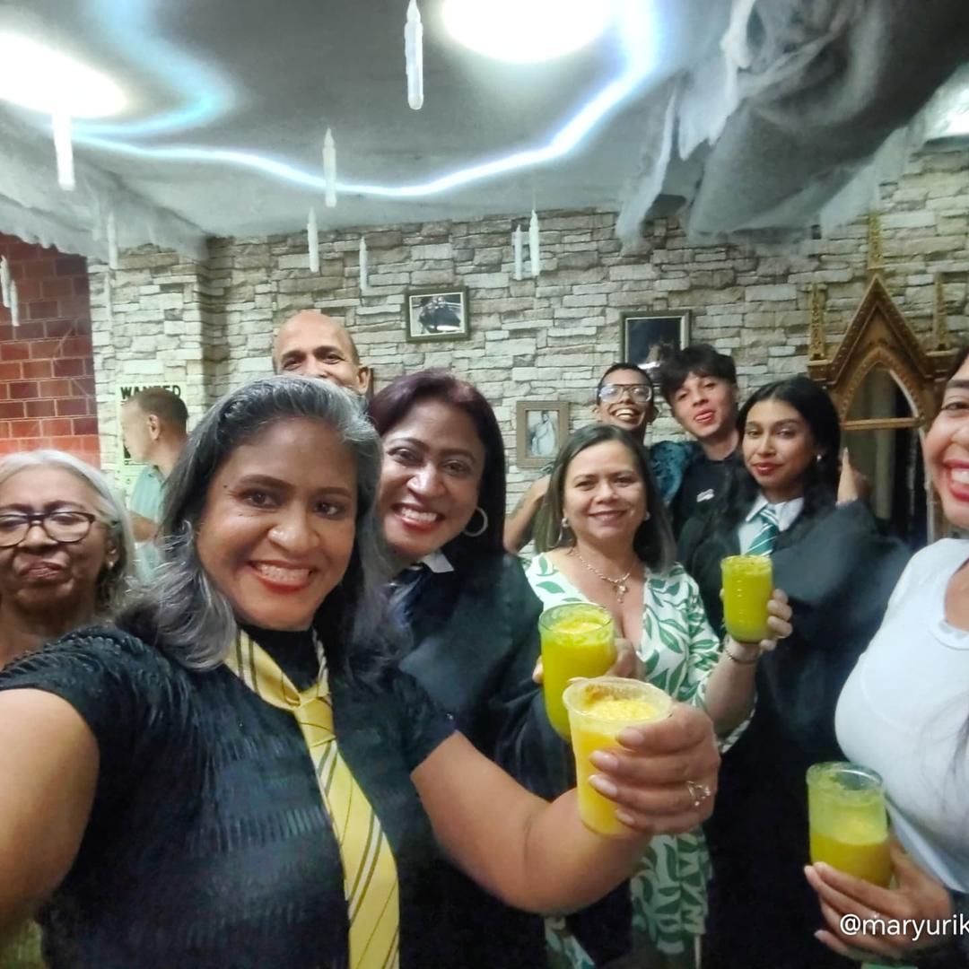 🍻 Con cerveza de mantequilla abrió sus puertas Alohomora 🍻

📍HyperJumbo Mall Maracay. Zona gastronómica
🗨️ Estamos en degustyapp

🪄 El lugar donde tus deseos mágicos se hacen realidad 🪄 🍻

#cervezademantequilla
#cafealohomora