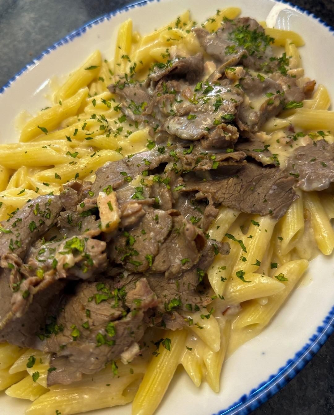 Pídelo en nuestra casa, sabemos que será tu nuevo plato favorito 🇮🇹💙
Ya sabes dónde encontrarnos.
degustyapp
Escoge la pasta y salsa que desees, con todo es otro nivel 🤌🏽
Eres ¿Team queso o MUCHO queso?
Por si no quieres salir de casa 😉