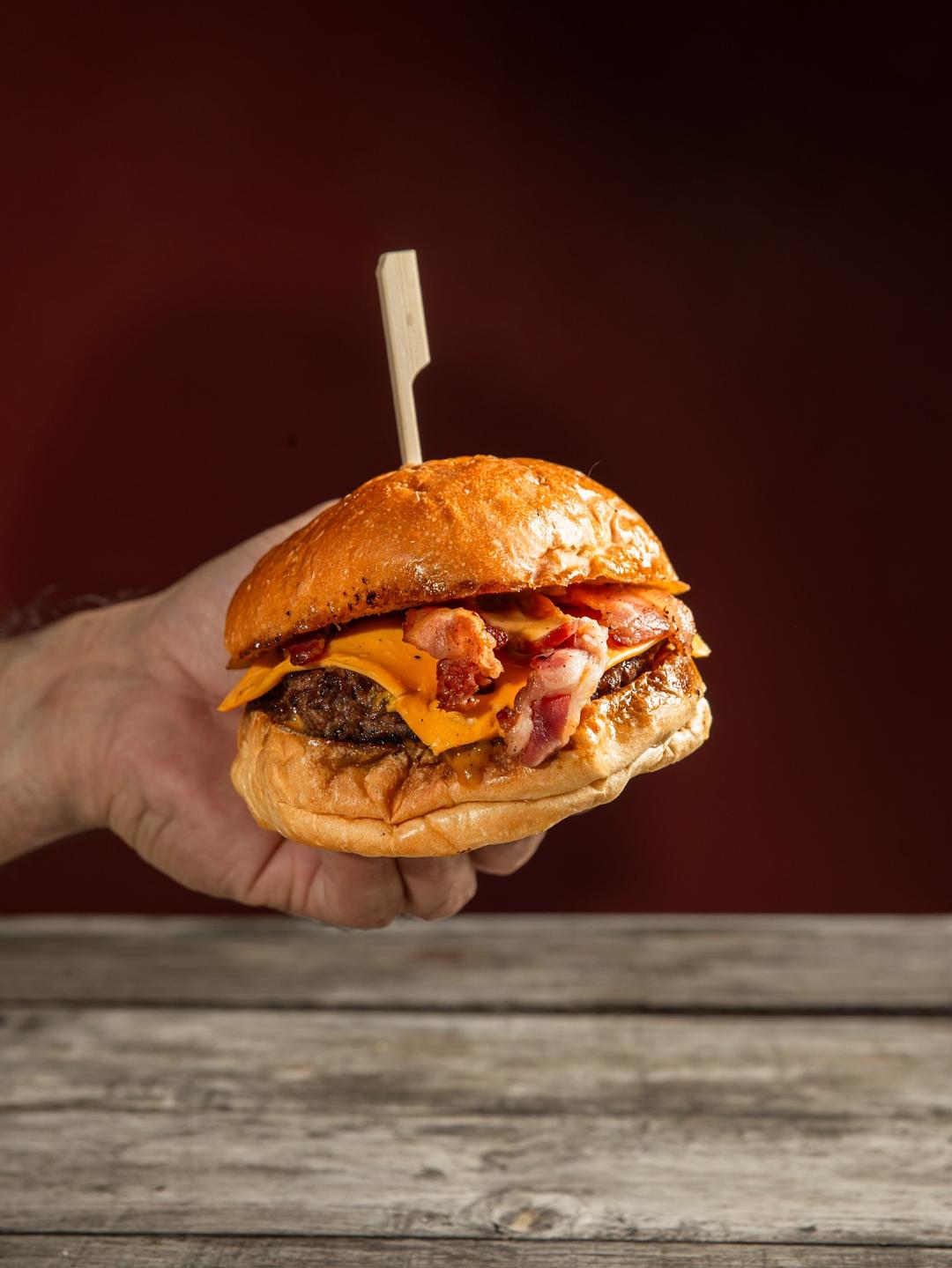 Una Burger en Rockers nunca falla 😎

Aquí encuentras burgers desde 6,5$ a tasa BCV 🤘 así que excusas no tienes 👀🥳

Te esperamos Sábado y Domingos a partir de las 5pm ✨

degustyapp