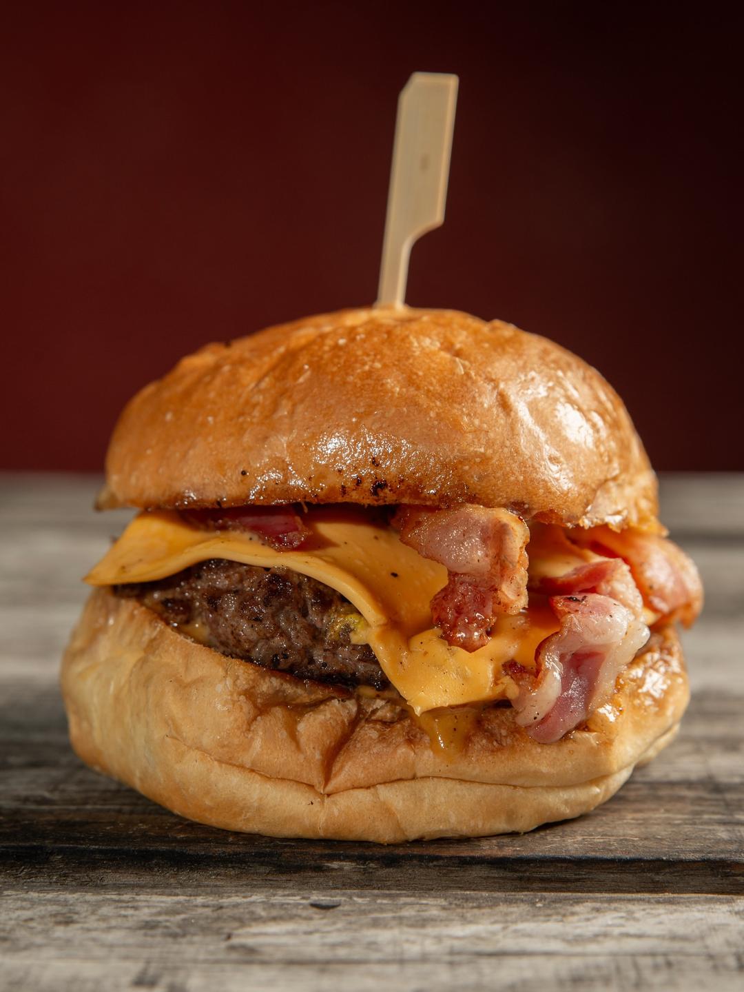 Una Burger en Rockers nunca falla 😎

Aquí encuentras burgers desde 6,5$ a tasa BCV 🤘 así que excusas no tienes 👀🥳

Te esperamos Sábado y Domingos a partir de las 5pm ✨

degustyapp