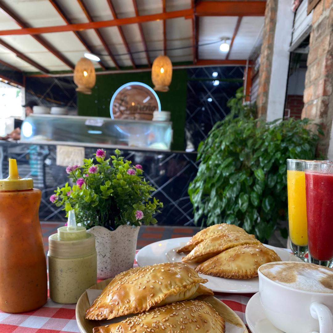 ¡Hola! Aparecimos nuevamente por acá para decirte que ahora tenemos pasteles horneados👏🏻👏🏻
Recuerda… 📍Estamos ubicados en Av los cedros Maracay,diagonal a cauchos universal

¿Quieres saber nuestros rellenos disponibles?👇🏻👇🏻👇🏻
degustyapp