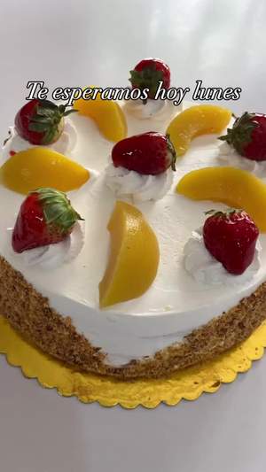 #pasteleria #lasdelicias #profiterol #cafe #torta #milhojas #panetones #panettone #cafe #dulce #pandejamon