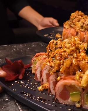 En Zhuba puedes disfrutar del mejor sushi y wok.

Descubre nuestro menú y conoceras sabores que te cautivaran.