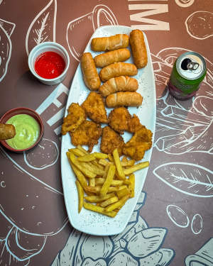 No es por nada, pero…
En GHYROS la comida no está buena, está nivel malcriadez 😮‍💨🔥
Carne jugosa, pan suavecito, salsitas con actitud, papas que crujen y una birra que te sonríe.
👉 Ven, pide y confirma.
📍Maracay | Desde las 2:00 PM