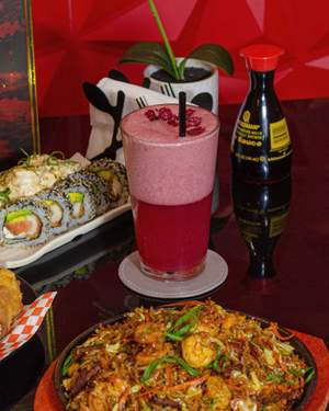 La mejor elección para acompañar tus platos favoritos 🥢 son nuestros batidos 🥤 refrescantes y deliciosos.
Como este batido de mora 🫐 tan adictivo que te quedarán ganas de pedir uno más 😋
Recuerda que tenemos delivery disponible 🛵 a toda la ciudad 🌆
¡Tú nos inspiras a más! 🔥
📍Urb. El Centro - Maracay
🏍️0424-8106071