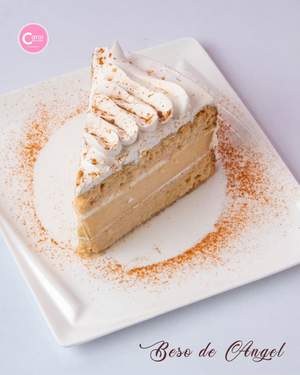 ¿Necesitas un momento de paz en tu día? 😋
Sumérgete en la Dulzura Total de nuestro "Beso de Angel". Una obra de arte de la pastelería esperándote en Carolcakecalicanto. 🍰✨
#Pasteleriarosademaracay #tortaspersonalizadas #Carolcakecalicanto #PostresMaracay
📍 Visítanos Urb Calicanto Av Sucre diagonal al liceo Agustín Codazzi Maracay -Aragua
📞0424-3785040
Delivery toda Maracay 🏍️🛵🚂🛵🚂
degustyapp
