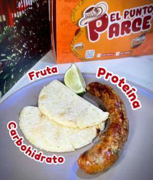 ¿Quién dijo que la dieta era aburrida? 🤔
Aquí en El Punto Parce nos tomamos la nutrición muy en serio:
✨ Fruta: Un limoncito bien ácido.
✨ Proteína: Un chorizo Santarrosano que está... ¡pa’ chuparse los dedos!
✨ Carbohidrato: El amor de nuestras vidas, la arepita de maíz.
¡Deje de sufrir por la dieta y venga a comer como Dios manda, mijo! 🇨🇴 #chorizo #arepapower #proteina #saludable #fit
degustyapp