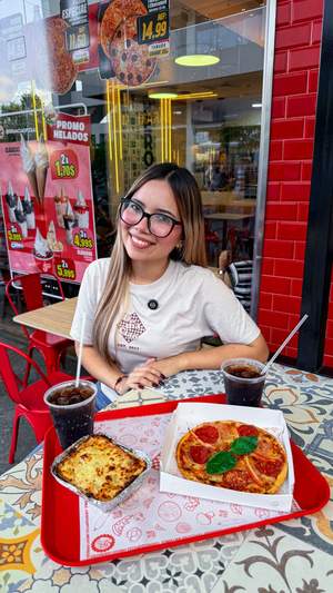 ¡Almuerza ahora DEMACIAO RICO!🤤🔥

te resolvemos el almuerzo de lunes a viernes 12:00 pm a 5:00 pm😋

Elige tu promo
 🍕 Opción 1: Pizza individual + 1 bebida por $4,99. Puedes elegir entre (margarita, napolitana, vienesa, vegetariana, americana especial, ahumada especial, 3 sabores, ciao 2.0, demaciao, 4 estaciones)
 🍝 Opción 2: Pasticho (tradicional o de berenjena) + 1 bebida por $5,50 

¿Cuál de las dos opciones eliges ?🫣😎

degustyapp 
#demaciaopizzas #maracay #megustademaciao #delivery #almuerzacondemaciao