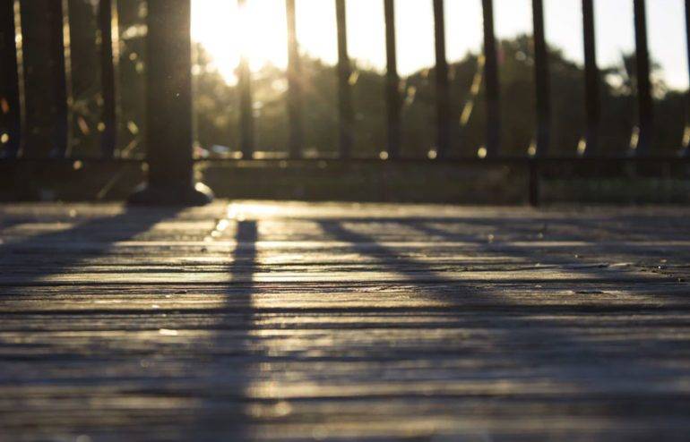 SHOULD YOU RESTORE A DECK ON YOUR OWN?: DIY DECK REFINISHING & RESTORATION