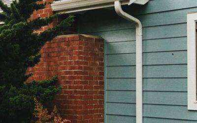 BEST WAY TO CLEAN GUTTERS | LEARN BEST PRACTICES & SAFETY TIPS