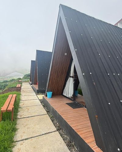 galeri Cabin Sanctuary Sunset segitiga 0