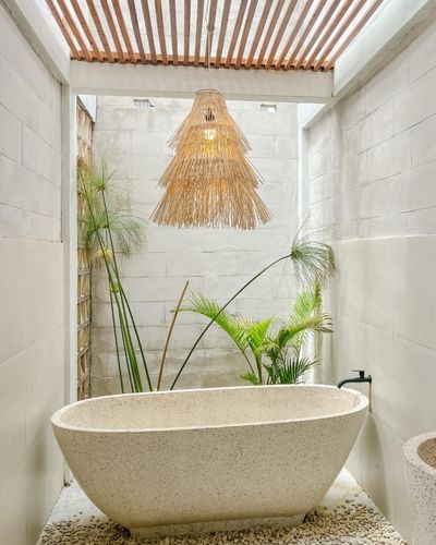 galeri d-Lazio White Pool 4