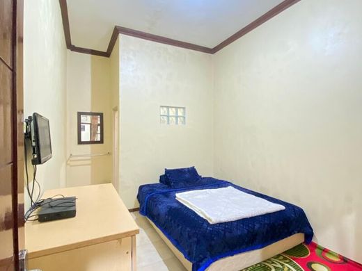 Homestay 12 kamar  Dekat Candi Arjuna ~Mawarmerah Syariah 1