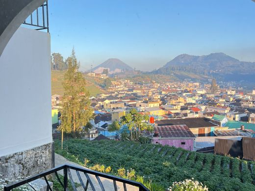 Villa Dieng Oberon Skoter 2