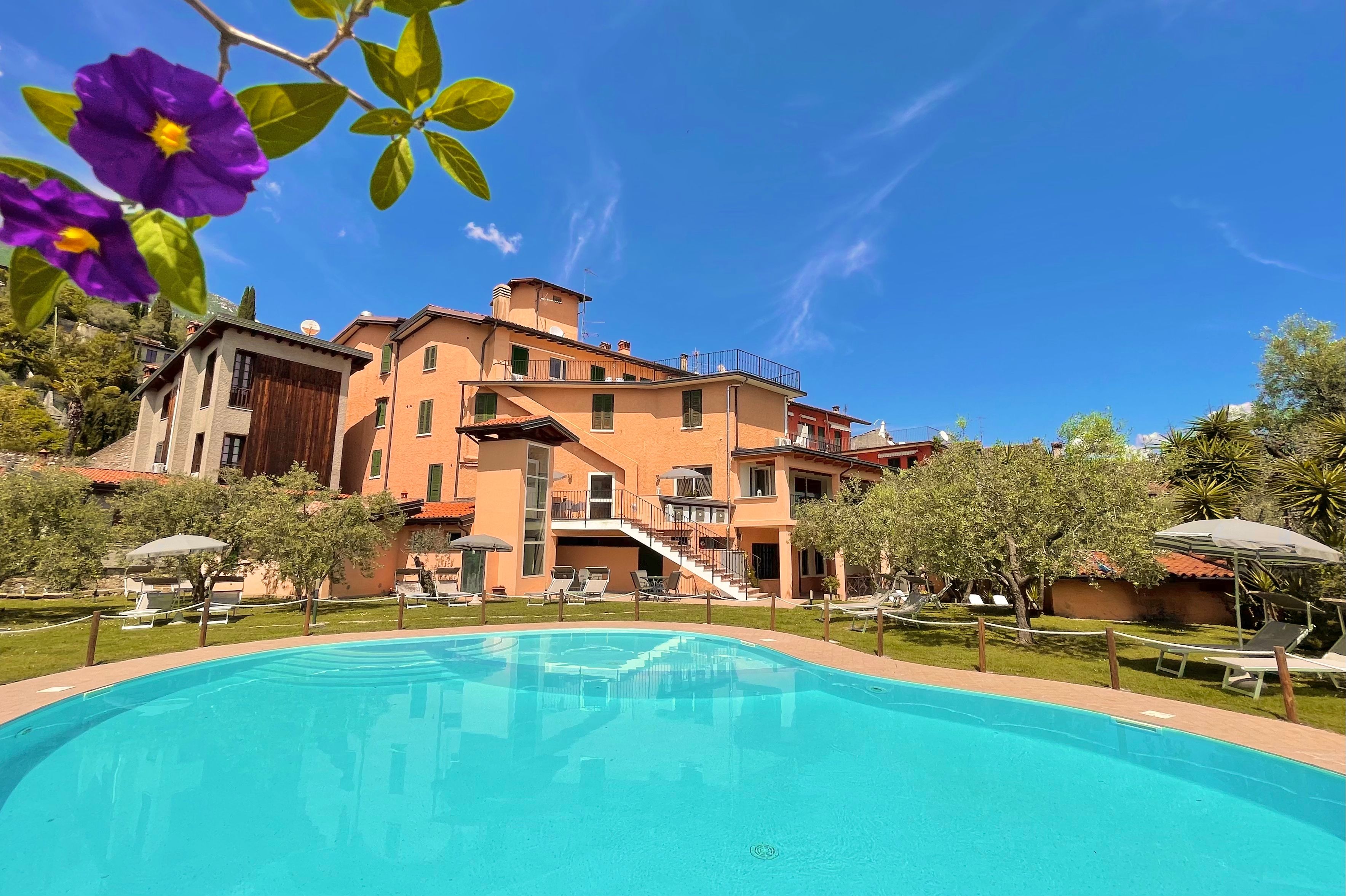 hotel vittoria swimming pool