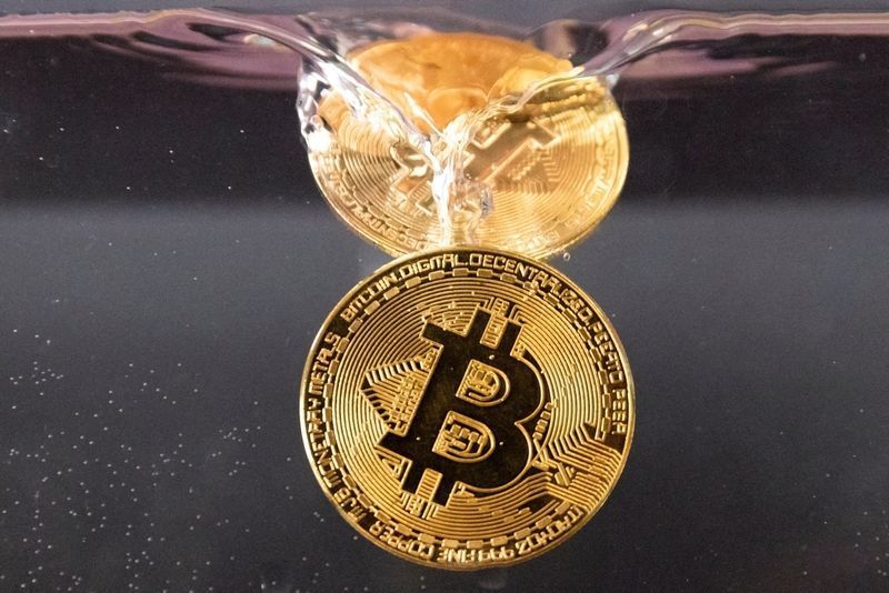 Reservas corporativas de Bitcoin cayeron más de USD 4.000 millones por la "Guerra de Aranceles"