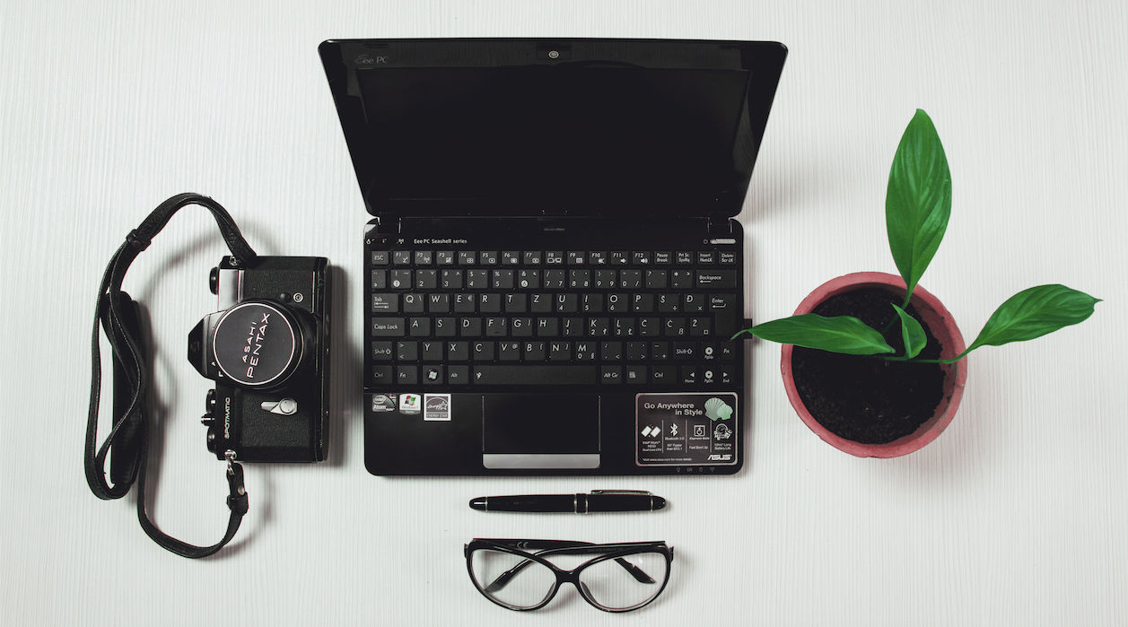 We are looking for a creative photo / videographer designer / editor!