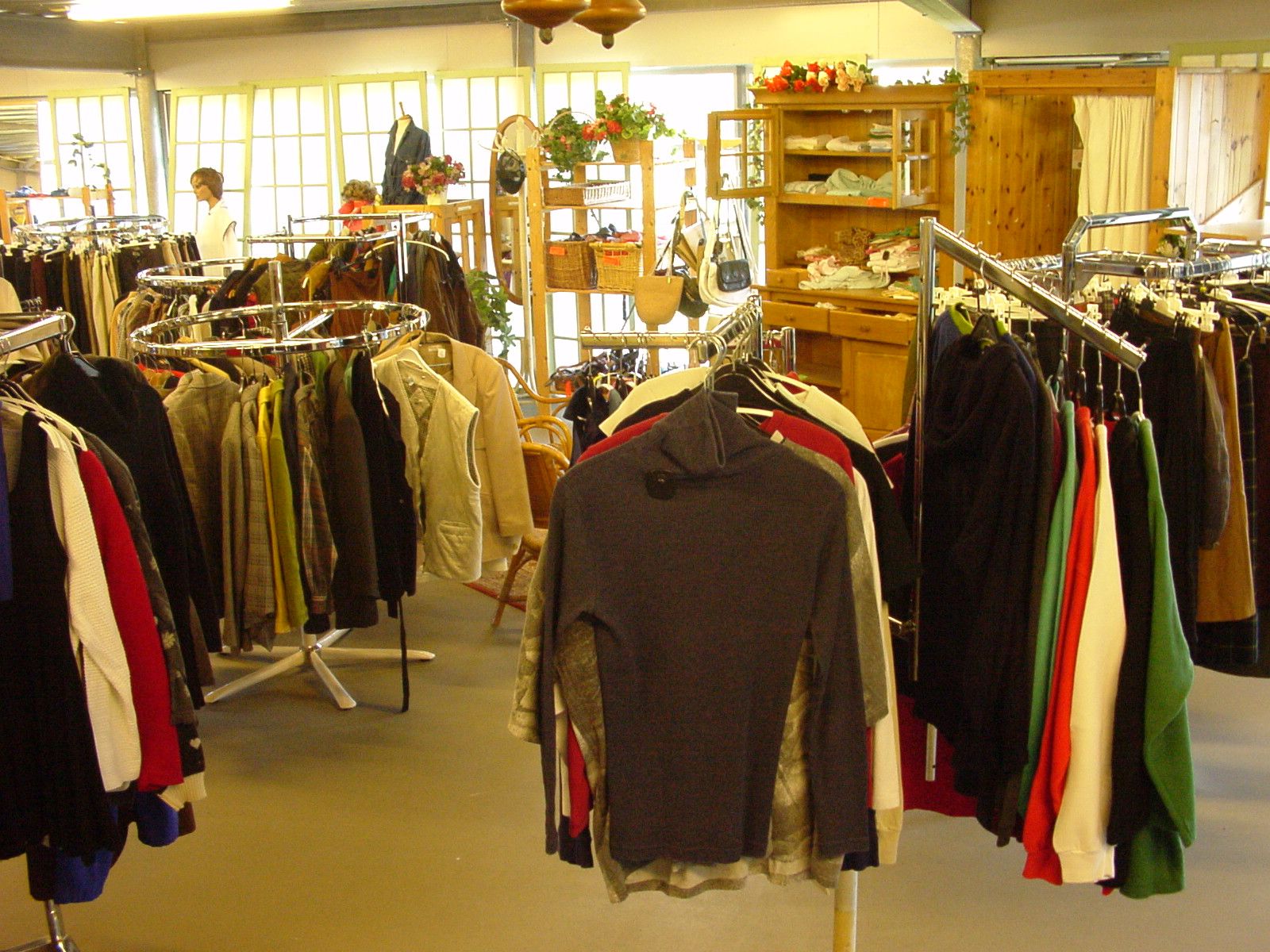 Medewerker Kringloopcentrum Eemnes / Huizen afdeling Kleding