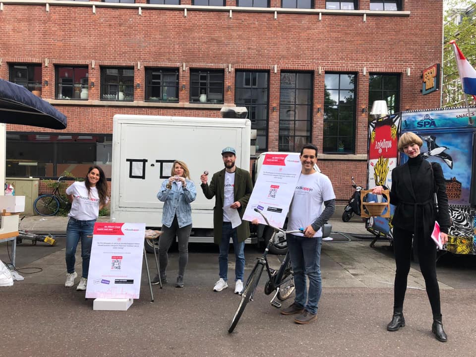 Help every Tuesday and Thursday with grocery delivery at the Albert Cuyp market