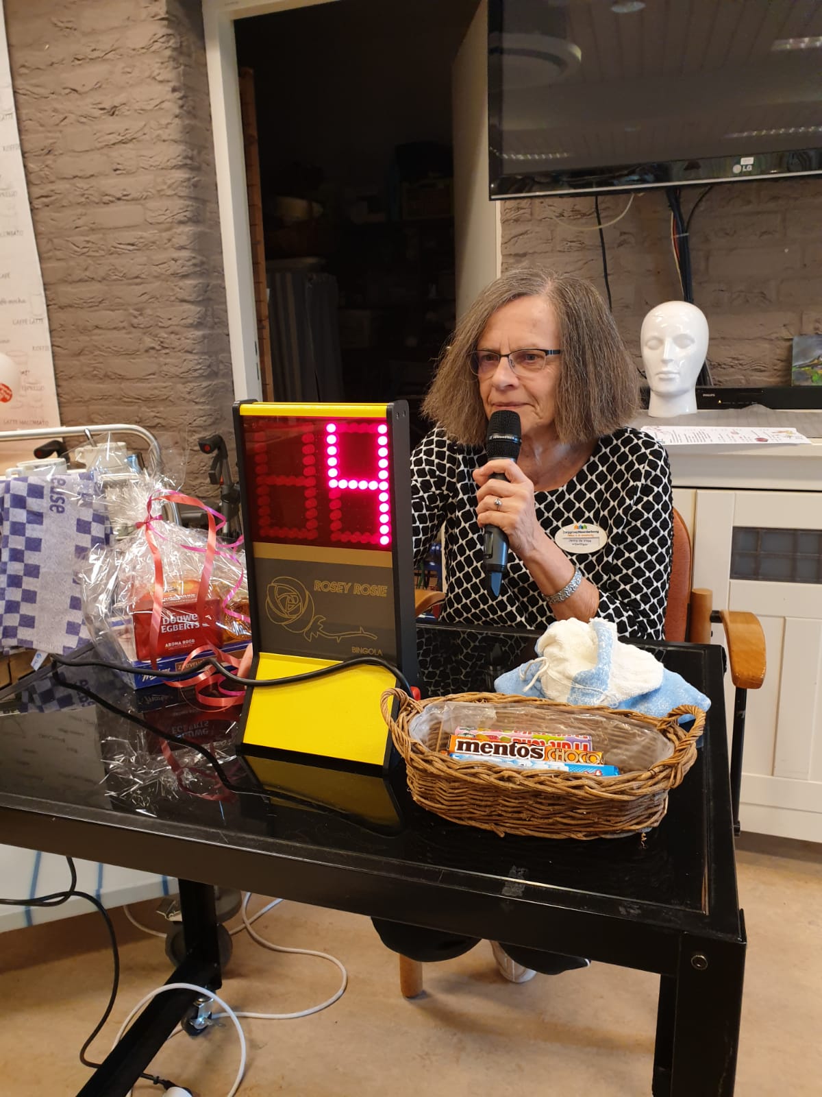 vrijwilliger voor de bingomiddag/gezellige middag op de vrijdag in de Menning