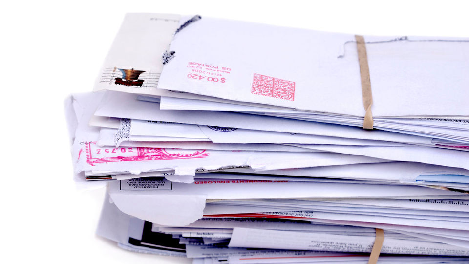 Wie wil ons helpen met de bezorging van de post en de was?