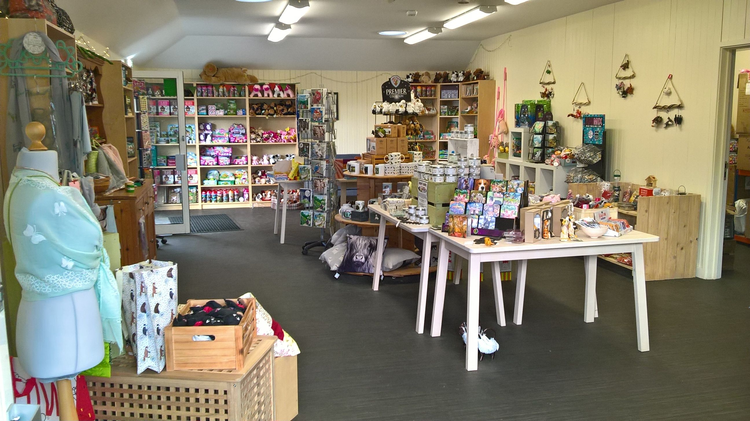 Gift Shop Volunteers