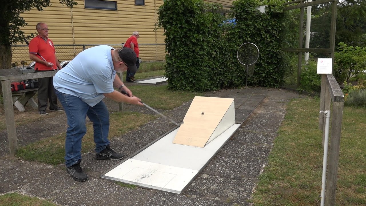  Vrijwilliger minigolfbaan