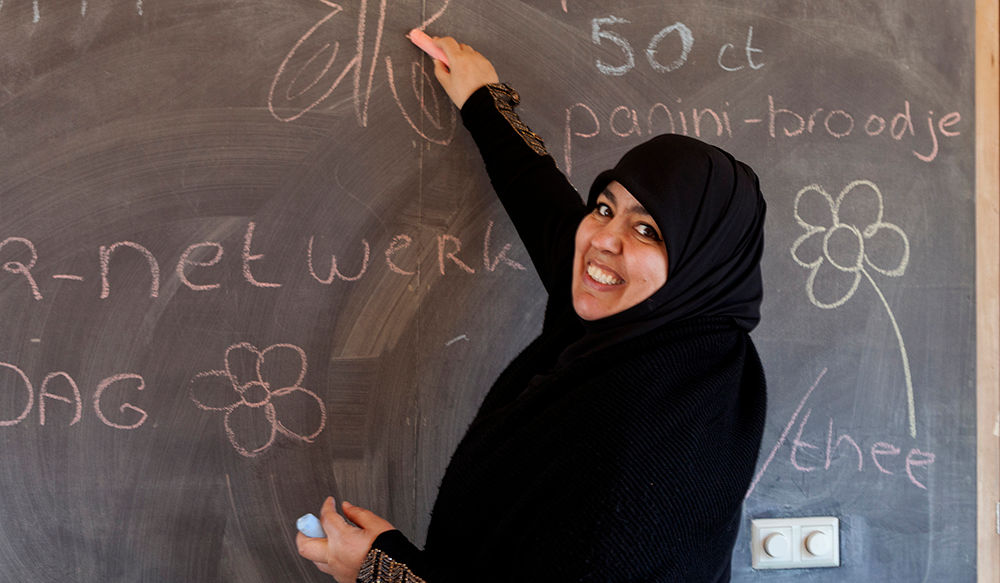 Volunteer teacher of Dutch language lessons for undocumented migrants