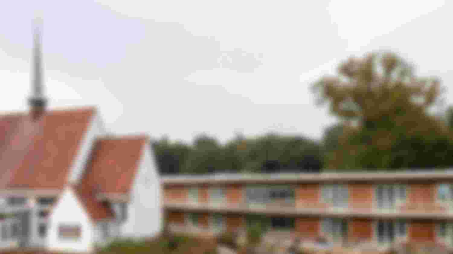 Begeleider bij de viering op zondag