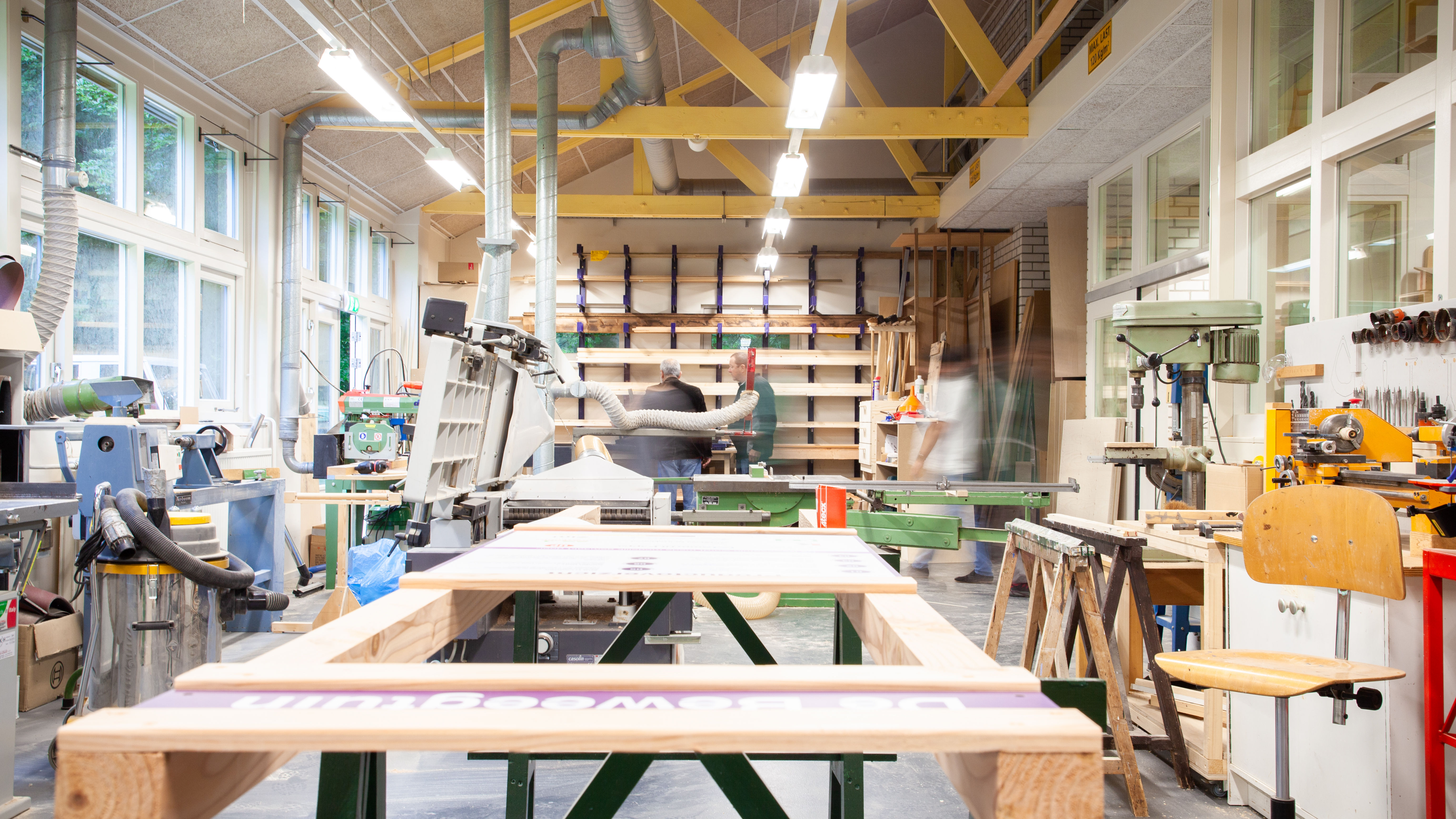 Is houtbewerking jouw hobby? Inspireer onze cliënten met jouw vakmanschap!”