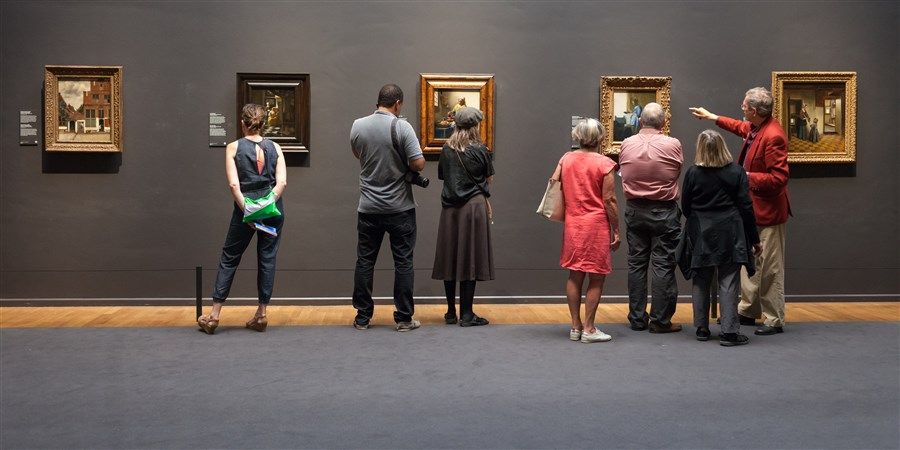Do you enjoy visiting museums and doing others a favor?