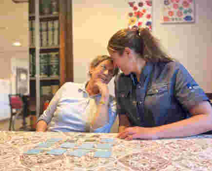 Gastvrouw/heer voor gezellig gesprek en persoonlijke aandacht