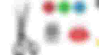 Begeleider naailessen voor volwassenen