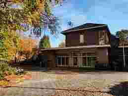 Will you let Lotte enjoy the church service at our residential care park?