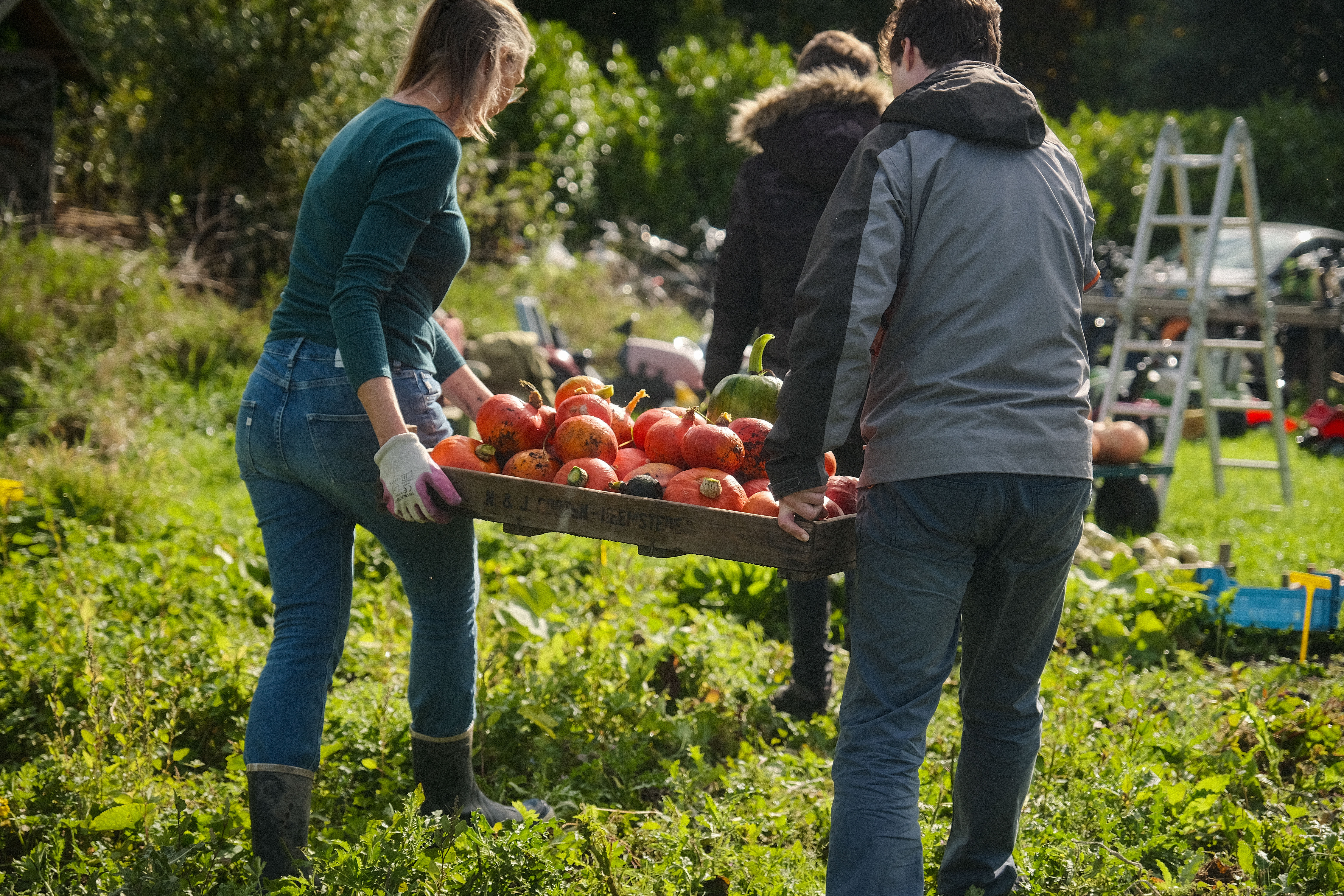 Uit onze bezoeken aan organisaties in Stichtse Vecht blijkt dat vrijwilligers flexibiliteit enorm waarderen. Wanneer zij zelf kunnen bepalen wanneer ze zich inzetten, blijven ze langer gemotiveerd en betrokken. Flexibiliteit zorgt voor duurzaam vrijwilligerswerk en meer plezier in wat ze doen.