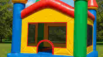 Sprong voor de buurt. Springkussen gevraagd.