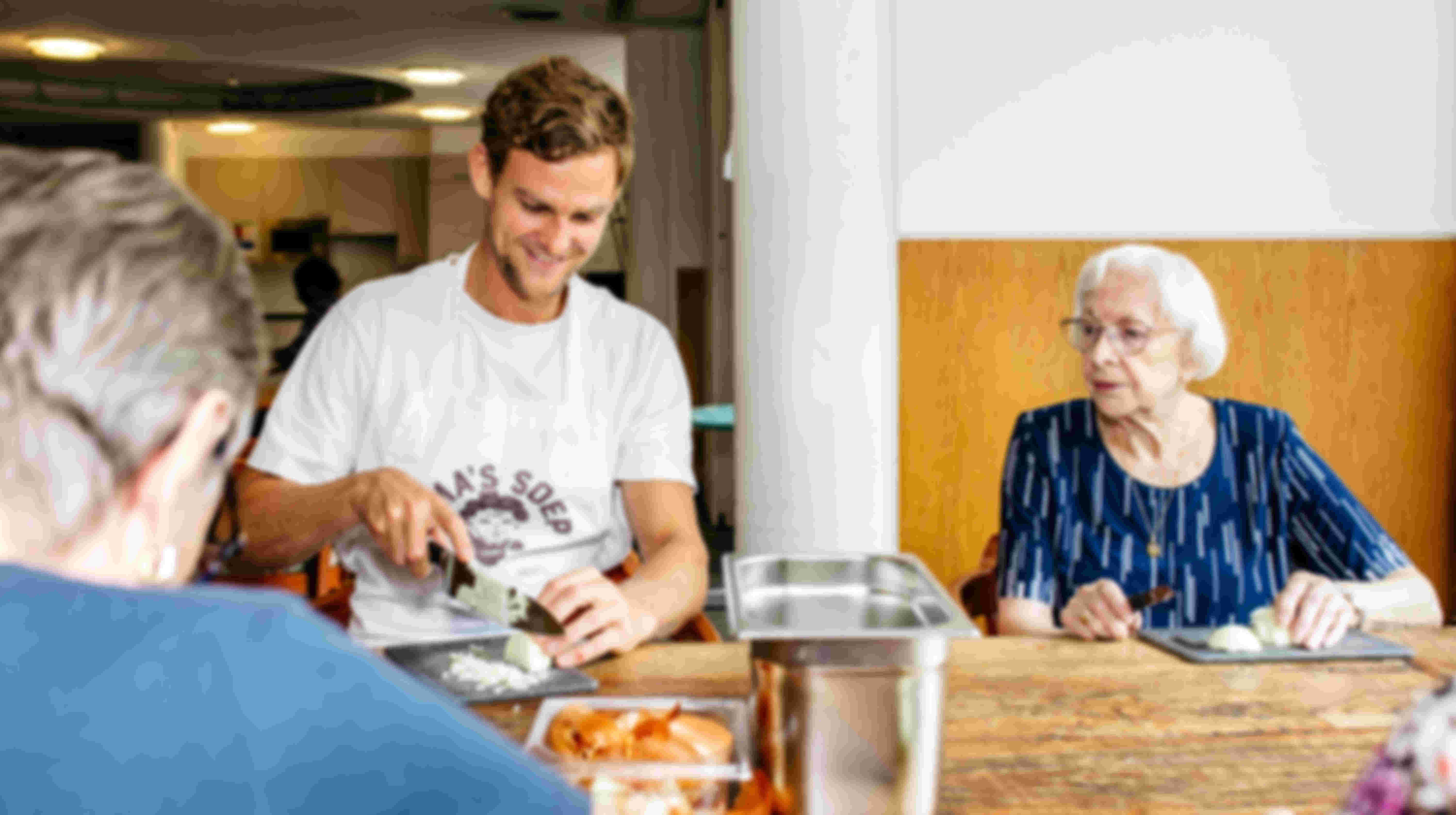 Ontmoet ouderen uit jouw buurt tijdens onze gezellige kookdagen!